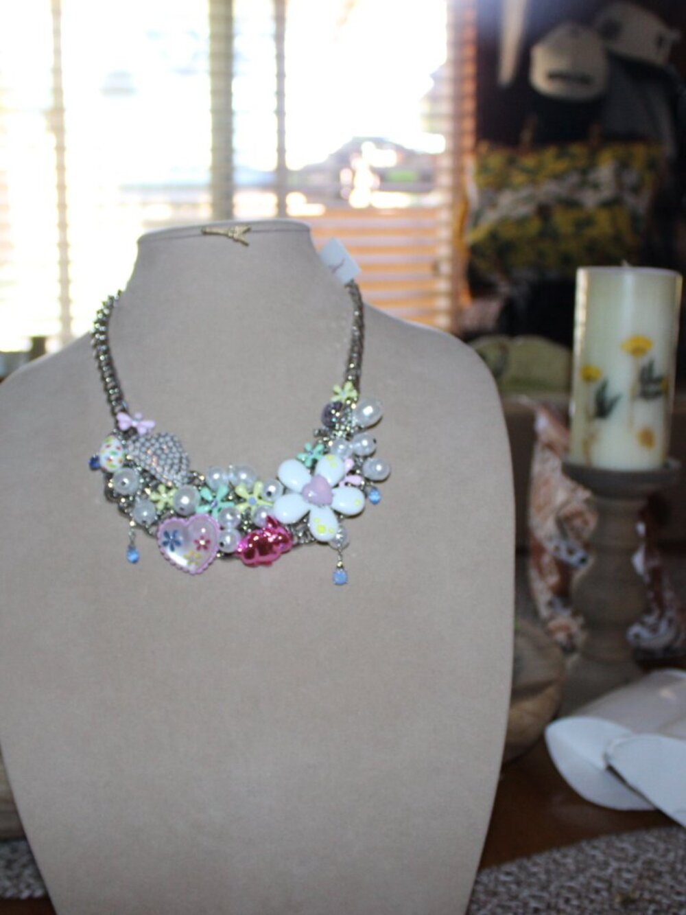 NWT Betsey Johnson bib statement necklace and matching earrings set. STUNNING! - Picture 5 of 15